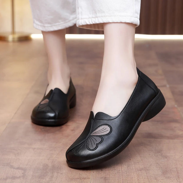 2025 Spring New Women's Casual Leather Shoes Korean Edition Small Single Shoes Fashion Women's Shoes Lightweight Soft soled Comf