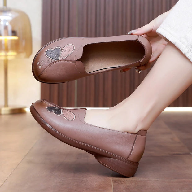 2025 Spring New Women's Casual Leather Shoes Korean Edition Small Single Shoes Fashion Women's Shoes Lightweight Soft soled Comf